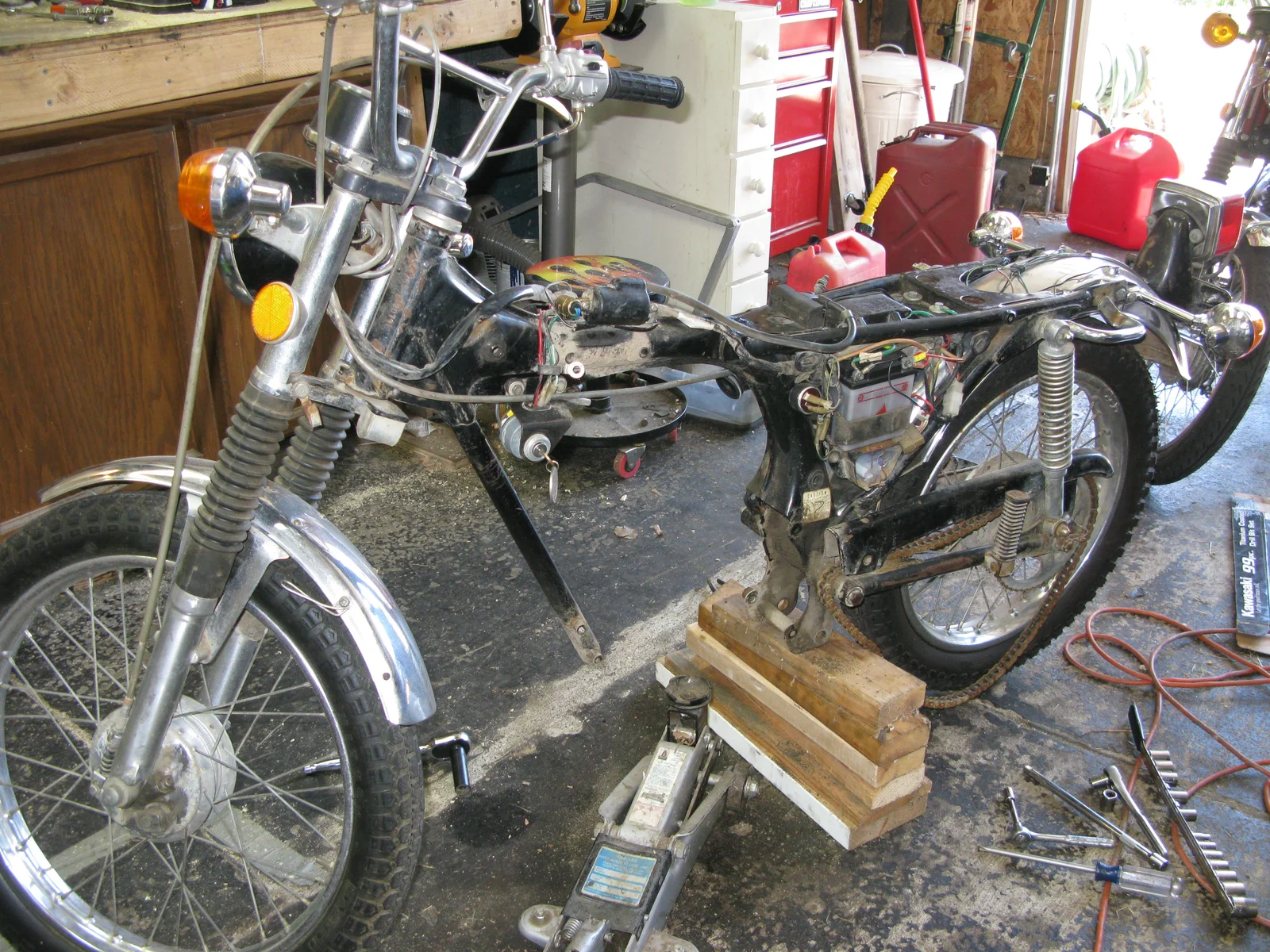 CL125S sans motor.  Note the wicked awesome stand.